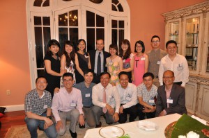 Graduates of the Vietnam Young Leaders Program pose for a picture with SPEA Executive Dean David Reingold, top row fourth from left, and Anh Tran, bottom row, far right.
