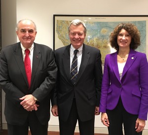IU President McRobbie and First Lady Laurie McRobbie with U.S. Ambassador to China Max Baucus.
