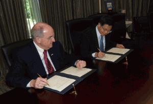 President McRobbie with Bernard Yeung, Dean of the NUS Business School